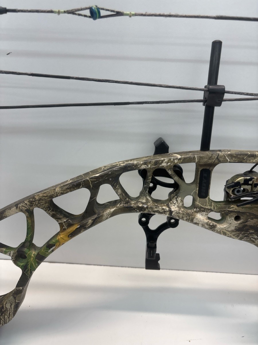 PRE-OWNED COMPUND BOW HOYT ARCHERY TORREX (P23017165)