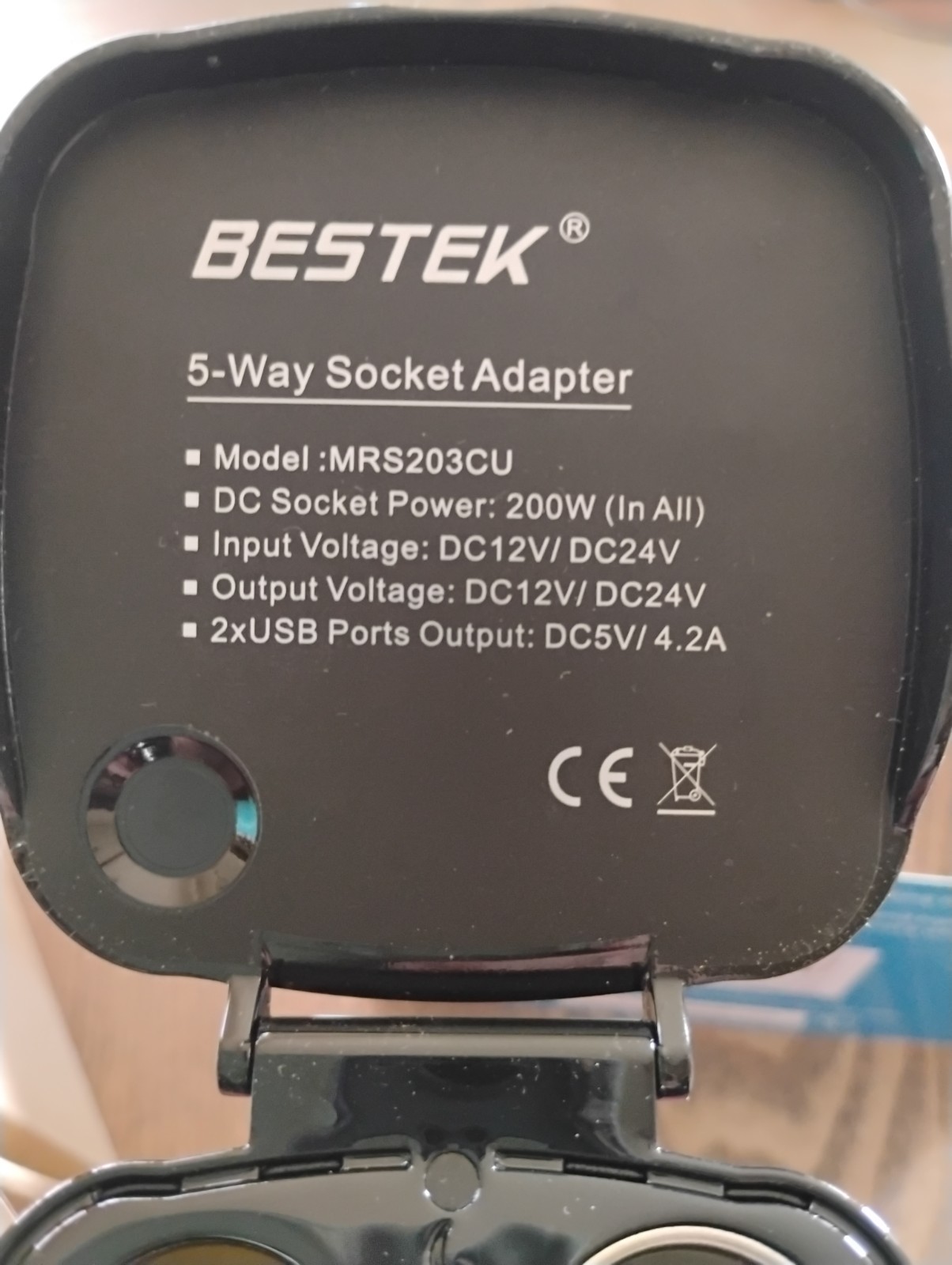 NIB Bestek 200W Cup Car Power Inverter 5 Way Socket Adapter