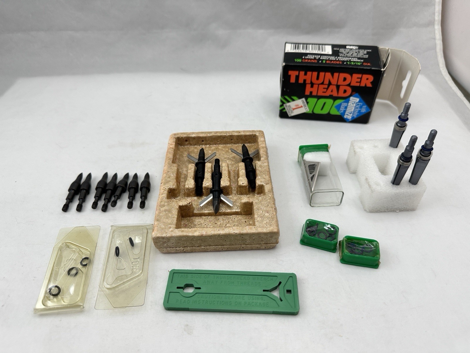 Various Archery Broadheads Assorted Lot Bow Arrow Accessories - Thunderhead 100