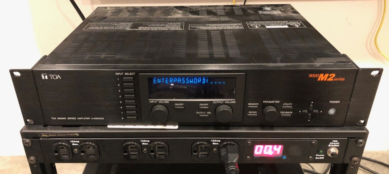 TOA 9000 M2 Series  Amplifier Amp w/Rack Mount Ears - In Great Shape