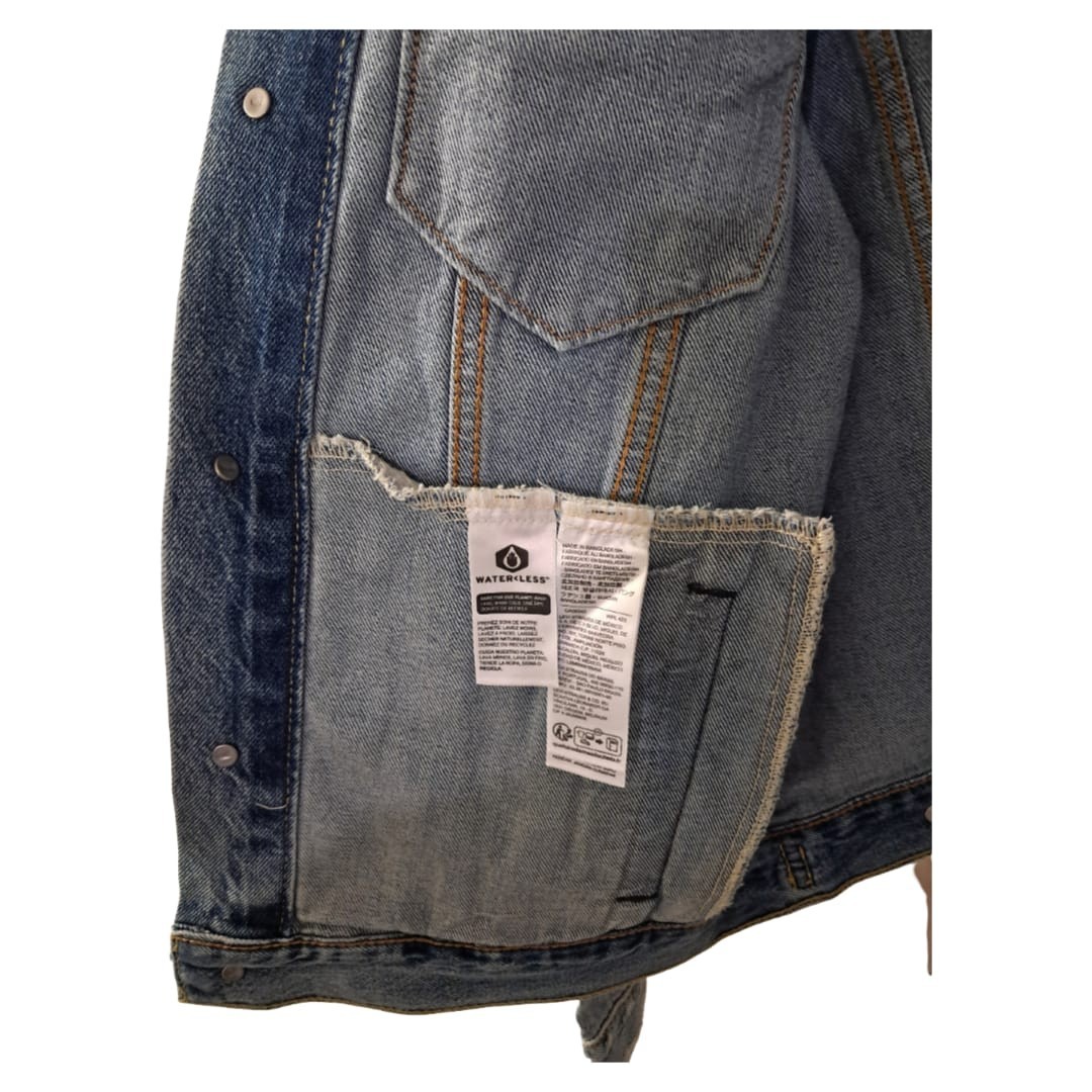 New Levi's Mens Denim Jacket/Trucker Style – Skyline Trucker- Size: MultiSize