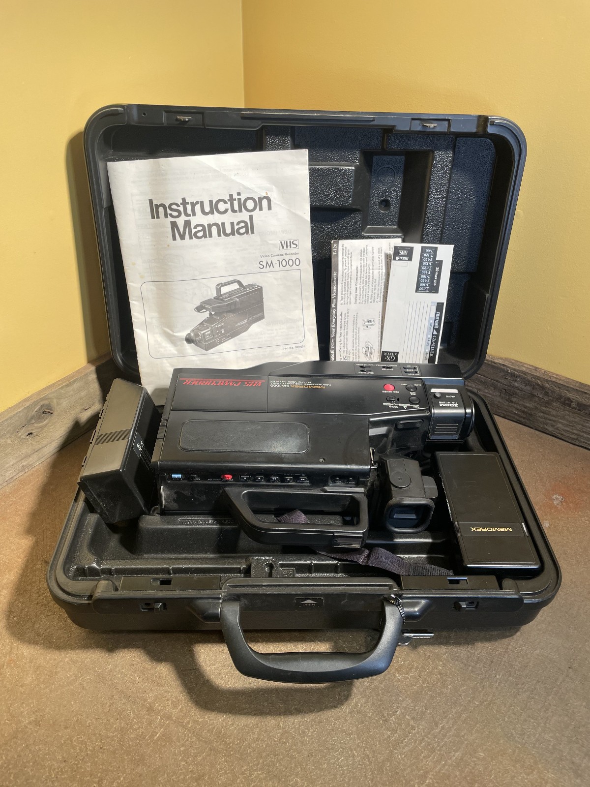 Memorex SM-1000 VHS Fully Automatic MOS Video Camera HQ Recorder Vintage Parts?
