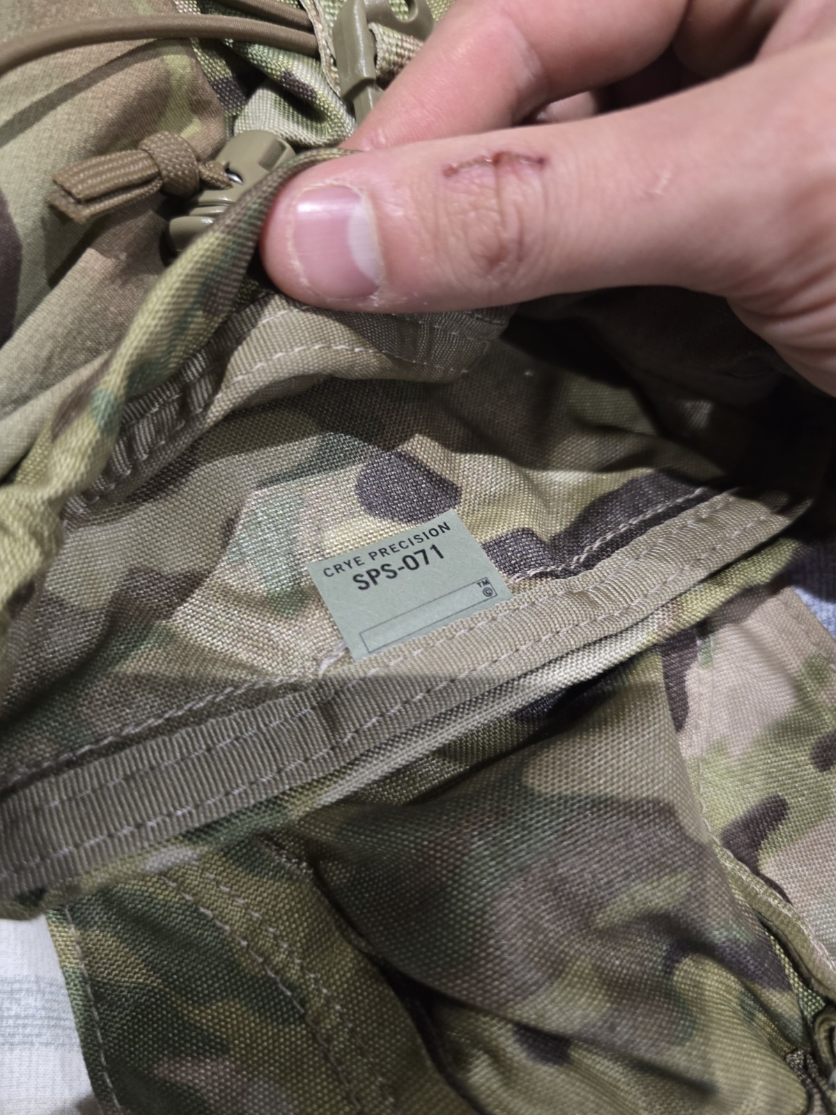 Crye Precision 11x6x4 Smart Pouch SPS-071 with Drop Leg Kit Brand New, Multicam