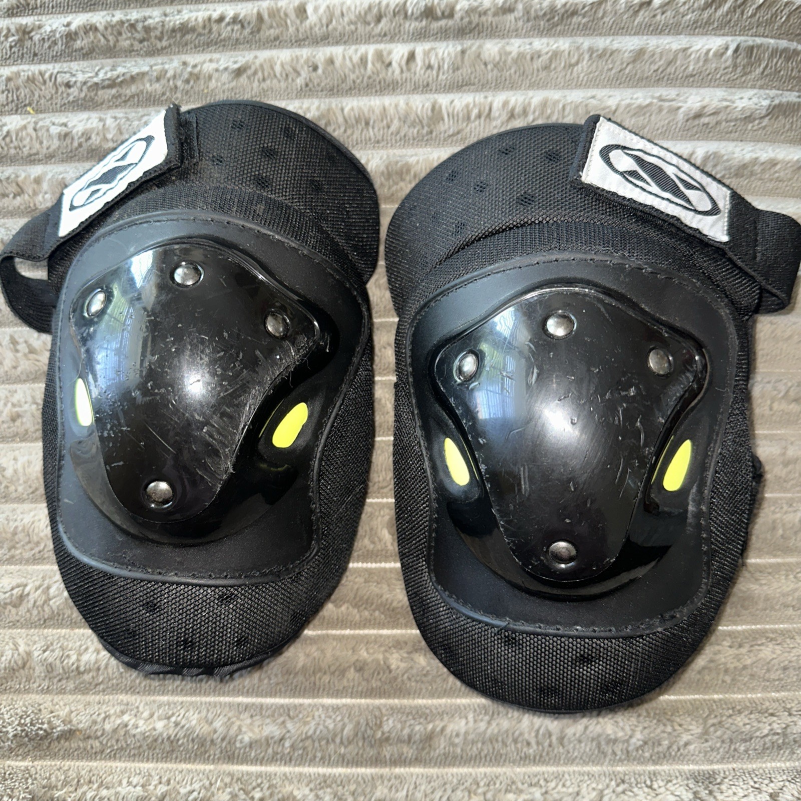 knee pads for women Size Medium Black Heavy Duty Velcroe