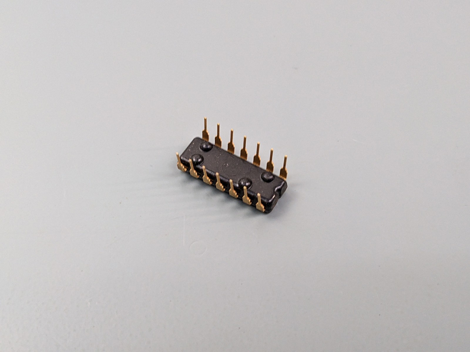 (2) Motorola MC885P MRTL Quad 2-Input Expander ICs