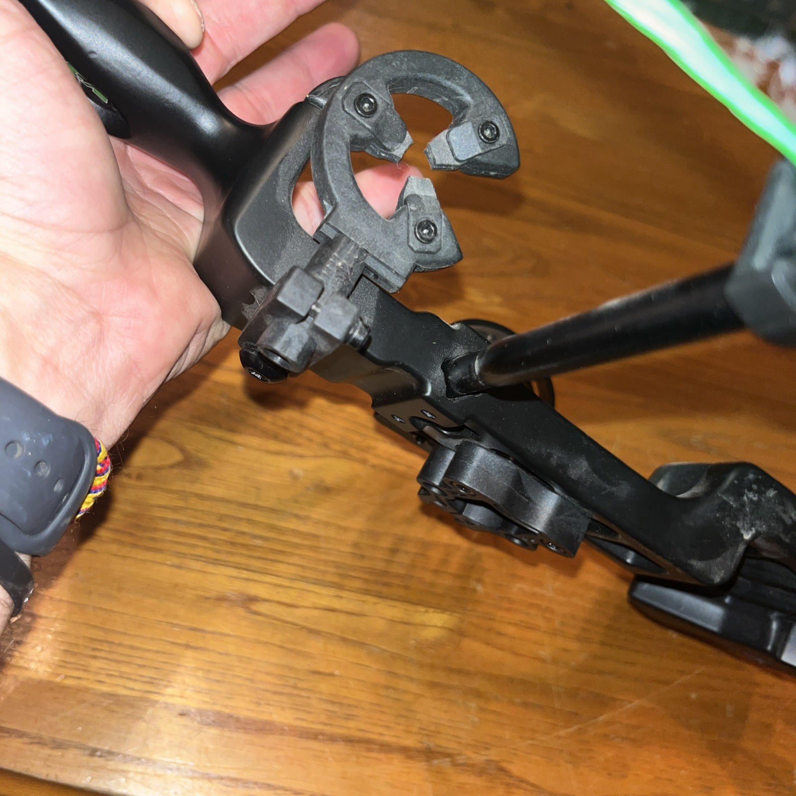 Barnett Archery Black Vortex Compound Bow w/ 3 Pin Sight Read