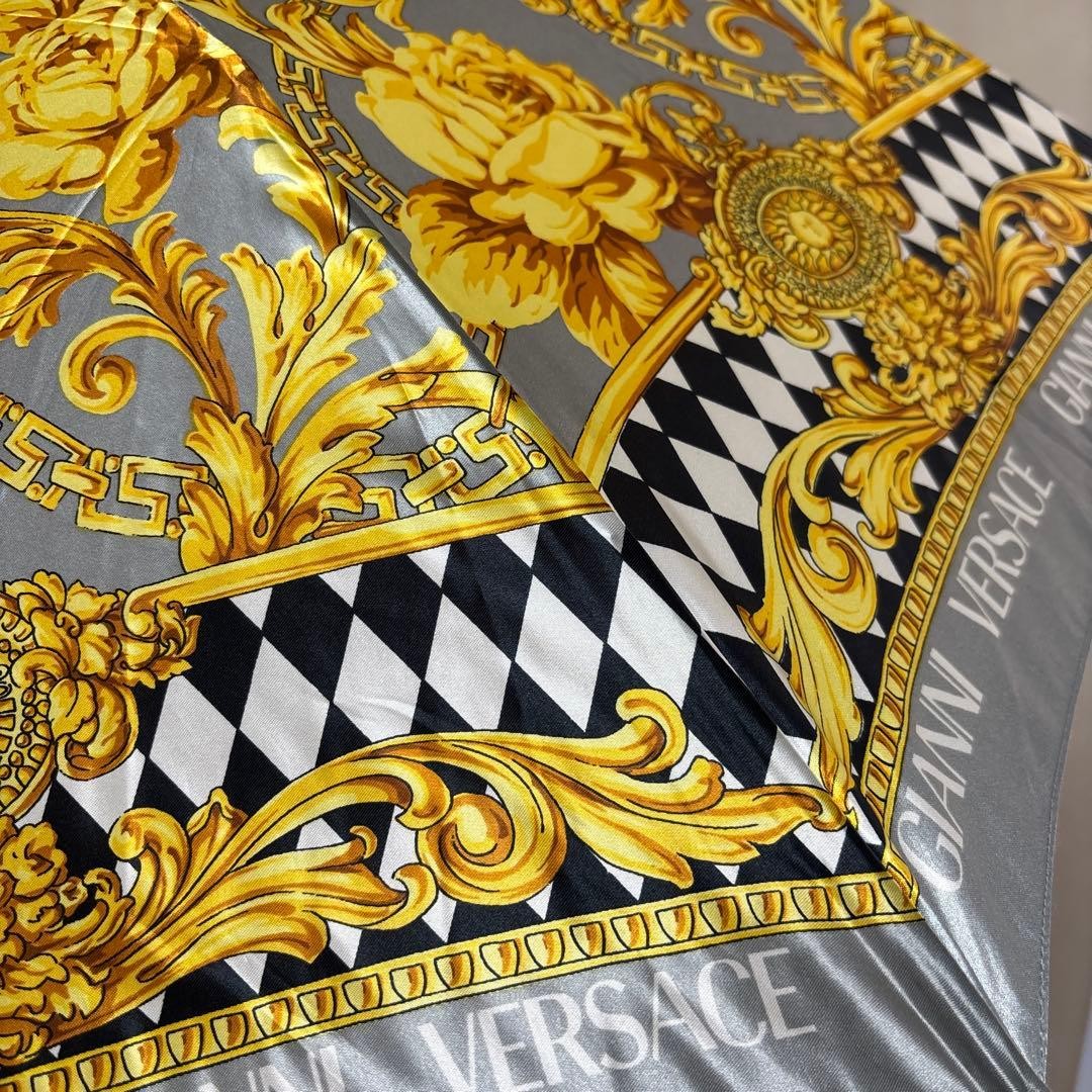 Vintage Gianni Versace Baroque Gold pattern foldable umbrella Authentic Used