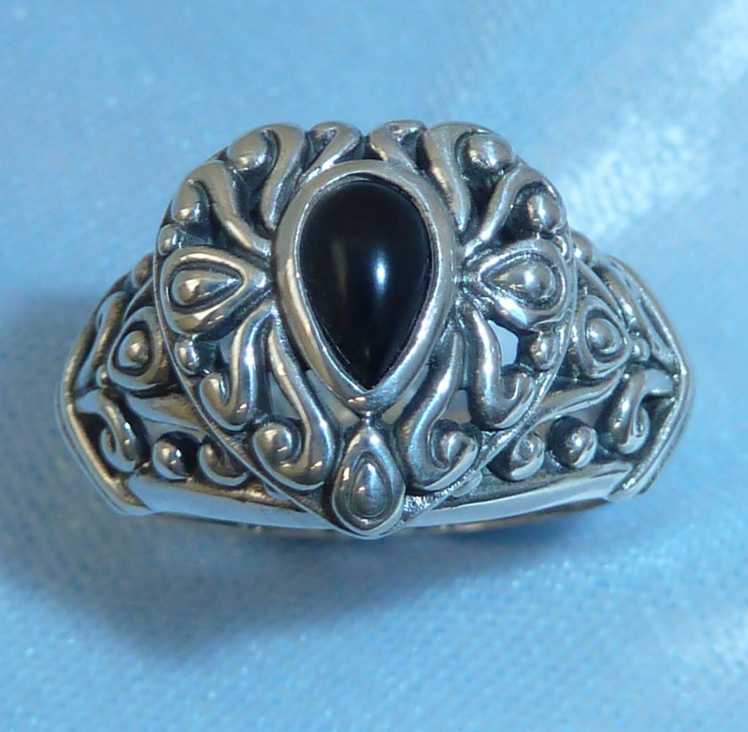 Beautiful Sterling Ring, 6 X 4mm Black Onyx Cabochon, Konder #568