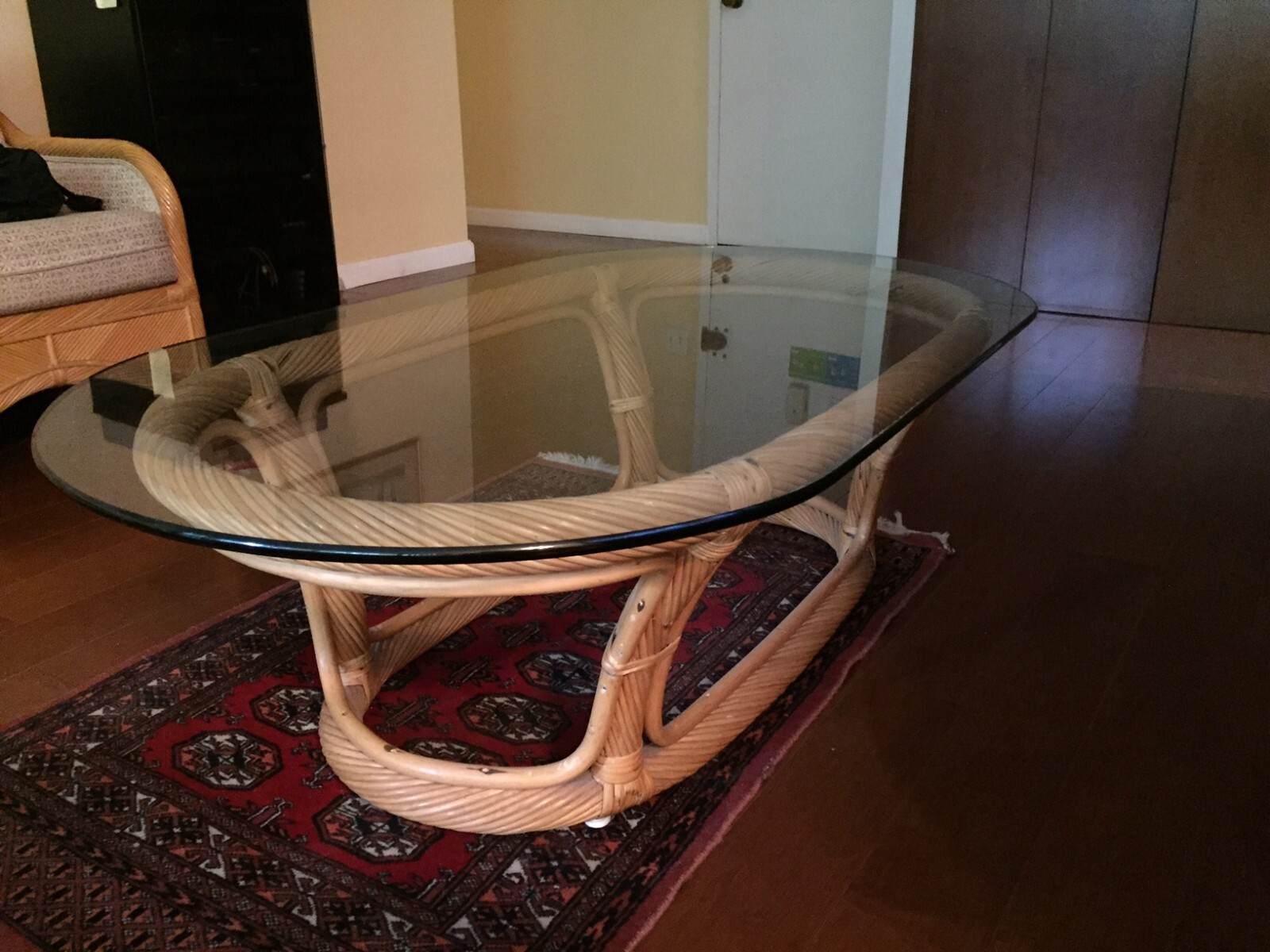 1.Five Pieces, sofa (three seats), armchair (two), night table, cocktail table,