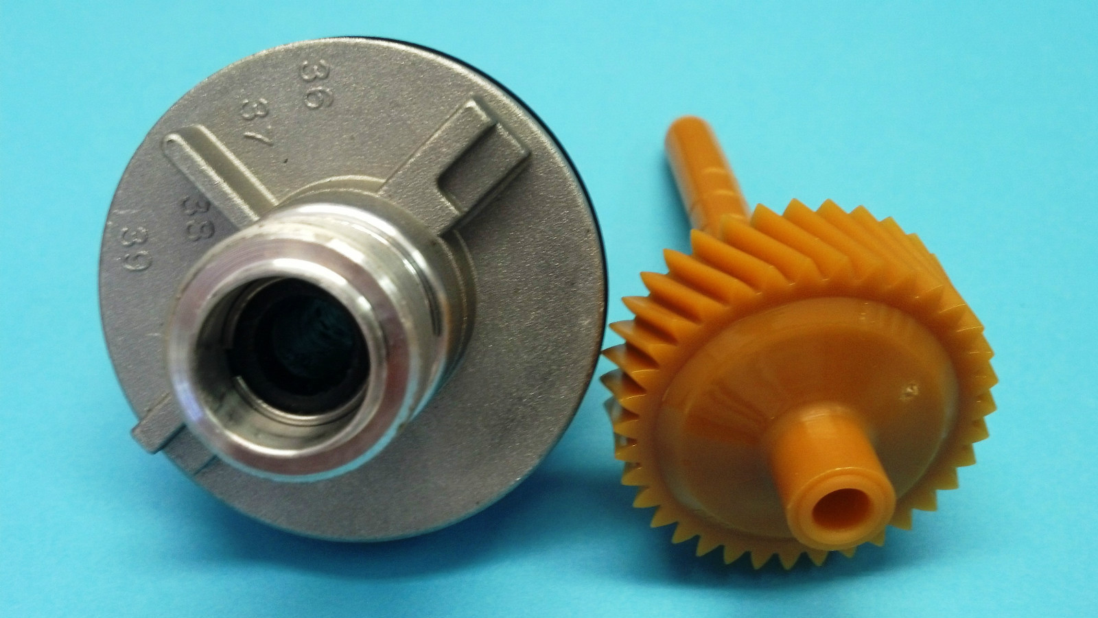 35 tooth 700r4 TH350 GM Speedometer driven gear and speedometer housing