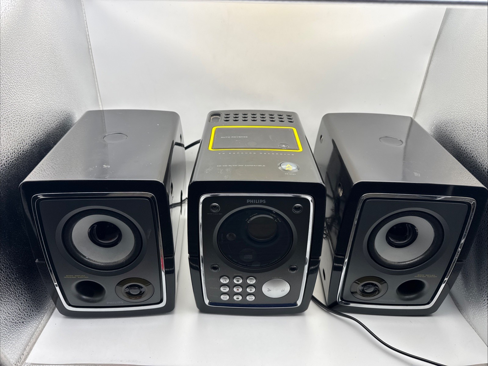 Vintage PHILIPS Micro Hi-Fi System MC-320/37 Radio / Tape / CD Player- USA 2003