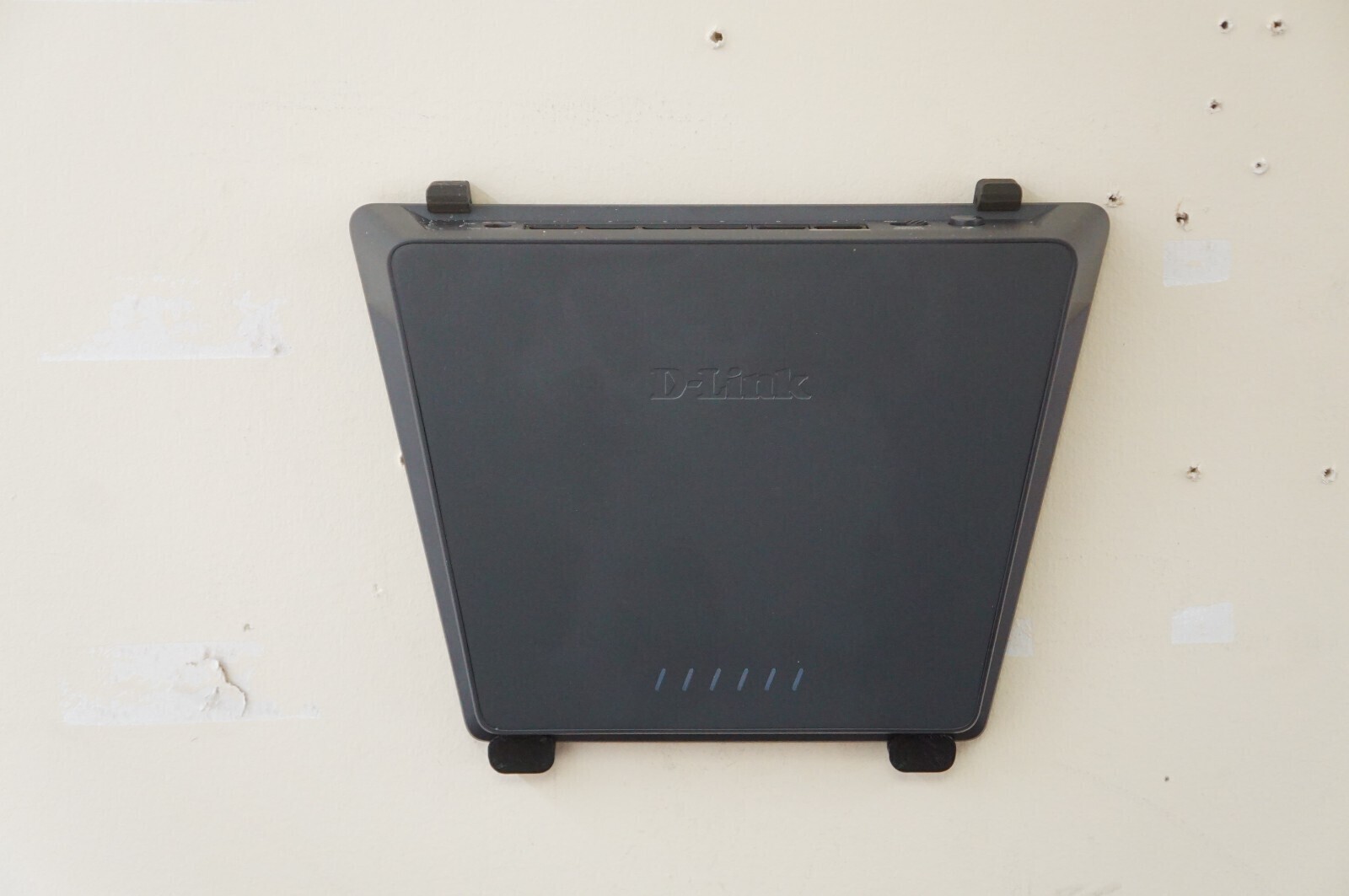 Wall Mount Ceiling Bracket for D-Link 6-Port Network Switch Fits Model DMS-106XT