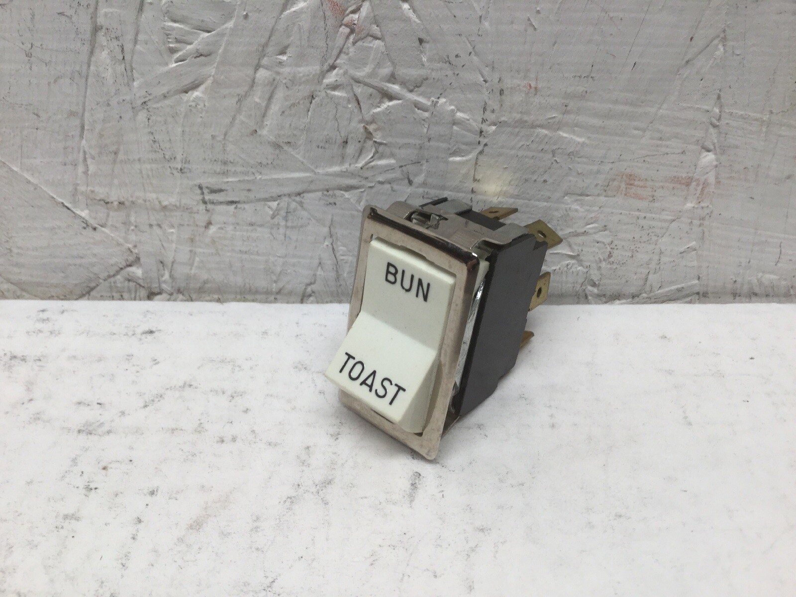Savory 21351 Bun & Toast Rocker Switch