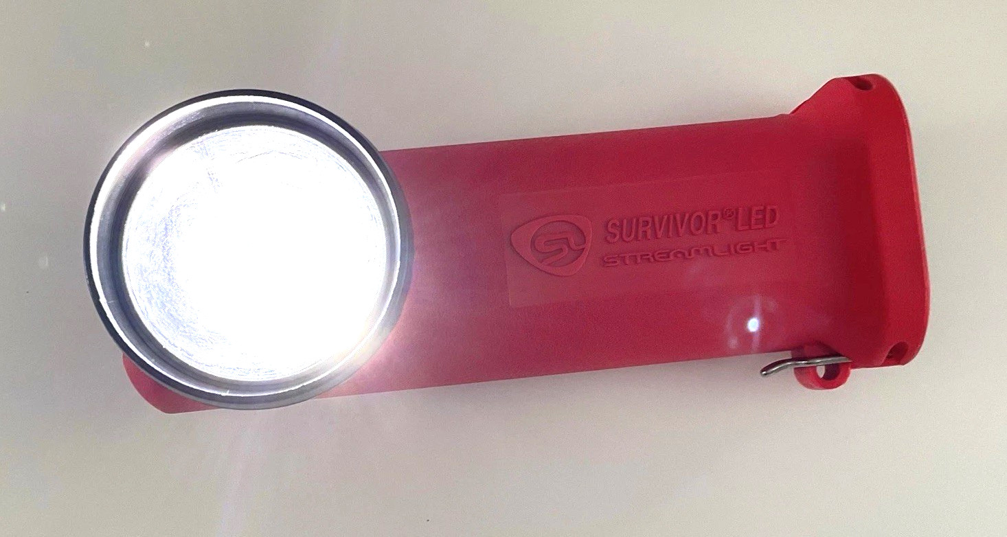 Streamlight Survivor LED Flashlight Red Right Angle 4AA Rechargeable Clip USA