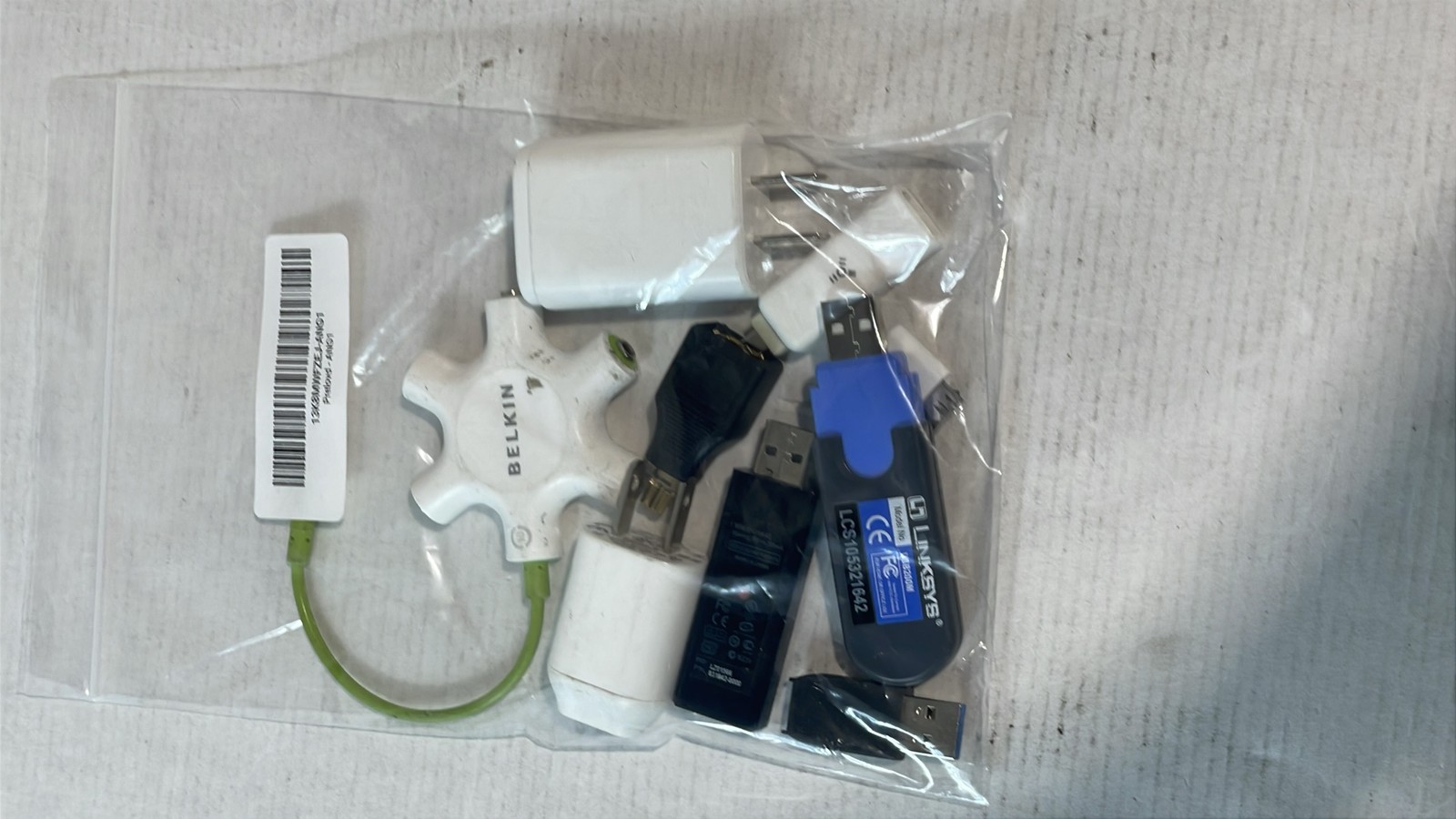 BaseQi SD Adapter Logitech Receiver Linksys Apple Belkin Accessory Bundle