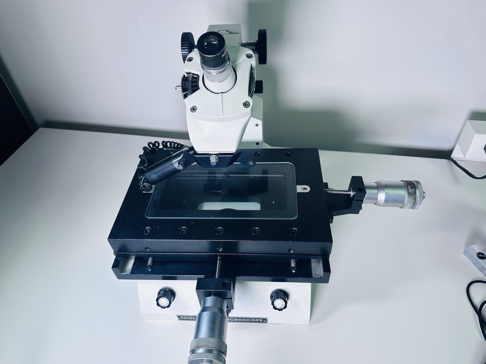 Mitutoyo TM-505 Toolmakers Microscope | 15X Eyepiece| Working |Stage Micrometers