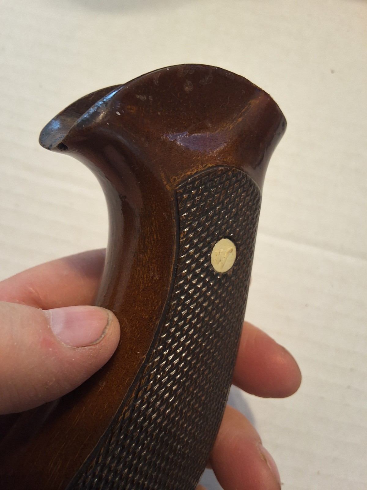 DAN WESSON GRIPS WOOD BROWN CHECKERED