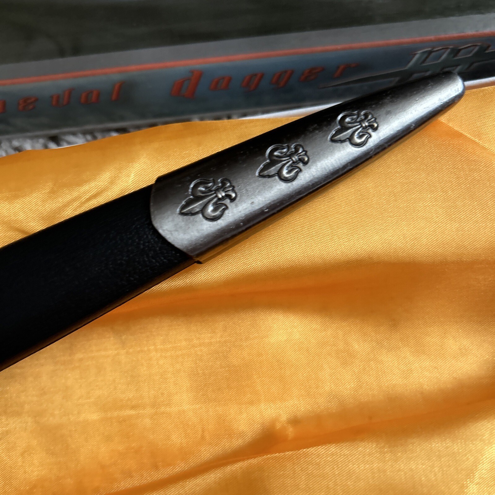 Medieval Dagger Replica
