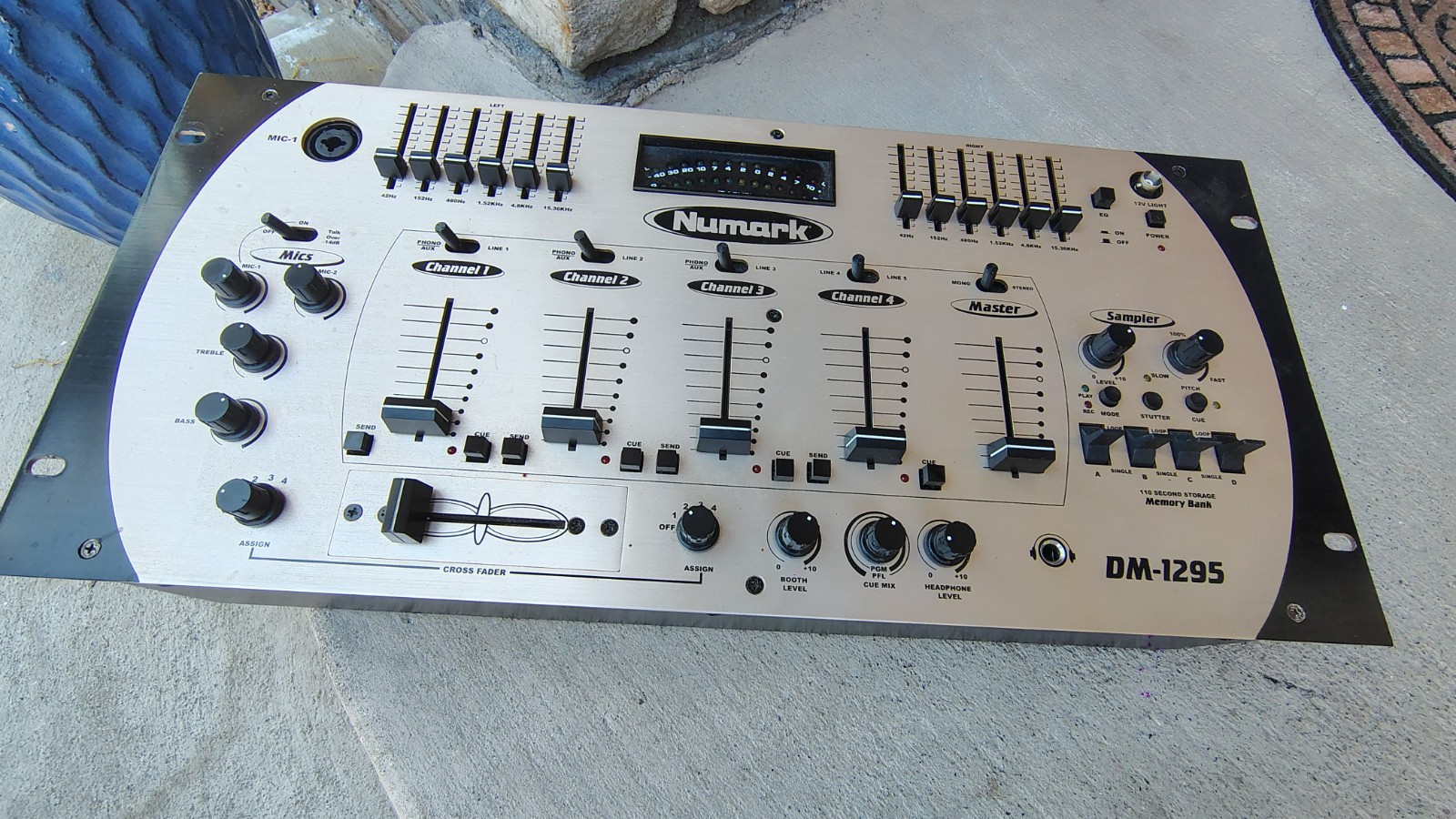 Numark DM1295 4-Channel Rackmount DJ Mixer Digital Sampling With Mic And Light