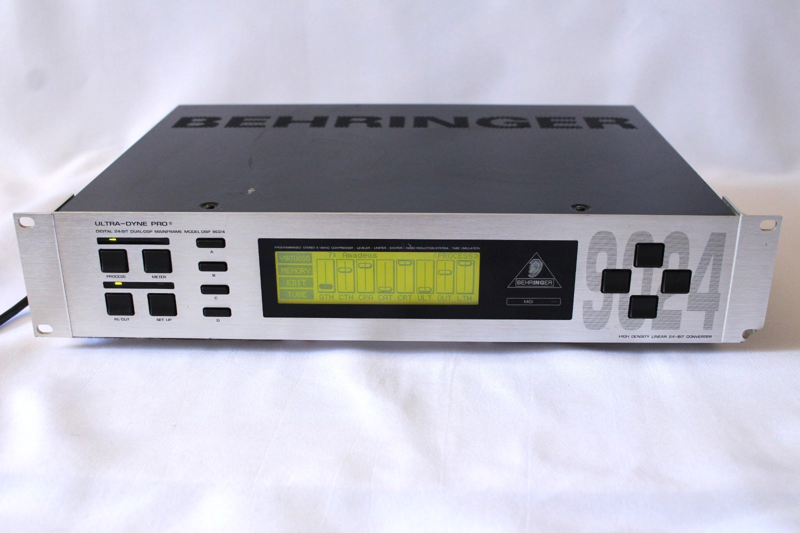 Behringer DSP9024 Ultra-Dyne Pro Digital Processor 24bit Dual DSP Mainframe