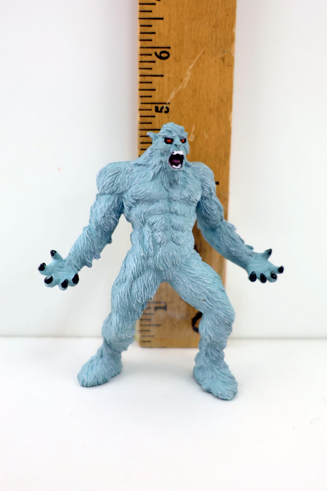 Yeti Safari Ltd Toy Fantasy Mythical Realms Himalayan 5" Abominable Snowman