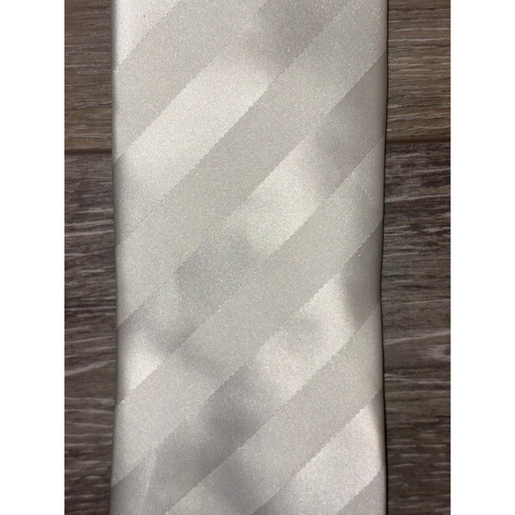 Bergamo New York White on White Tie - 100% Polyester