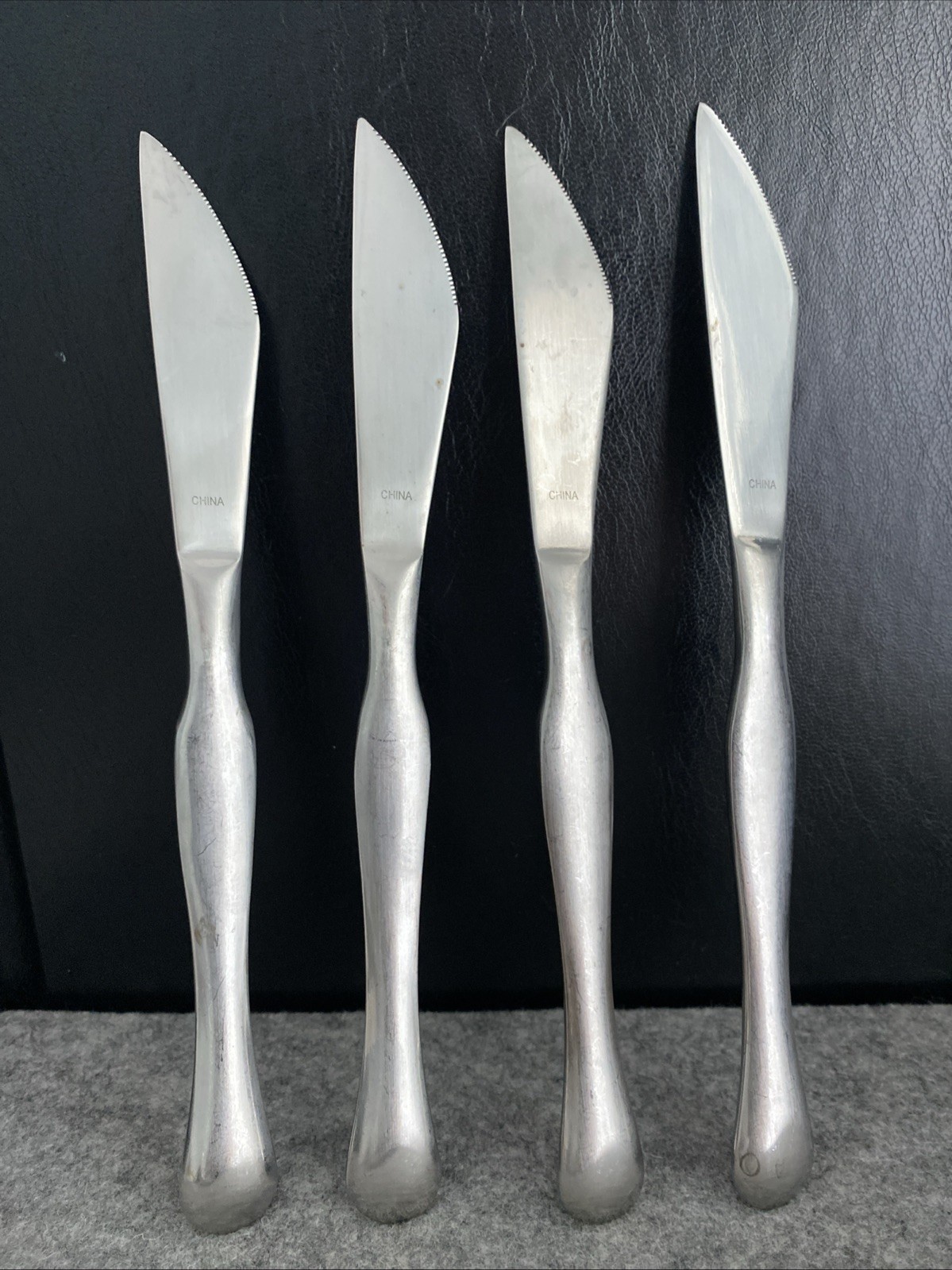 4 Retroneu 18/10 Stainless SILHOUETTE Flatware Modern Solid Knives