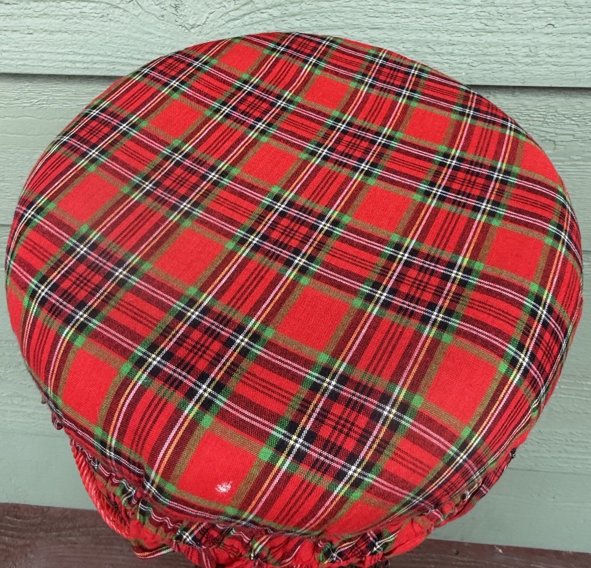 Round Christmas Basket, Red Plaid