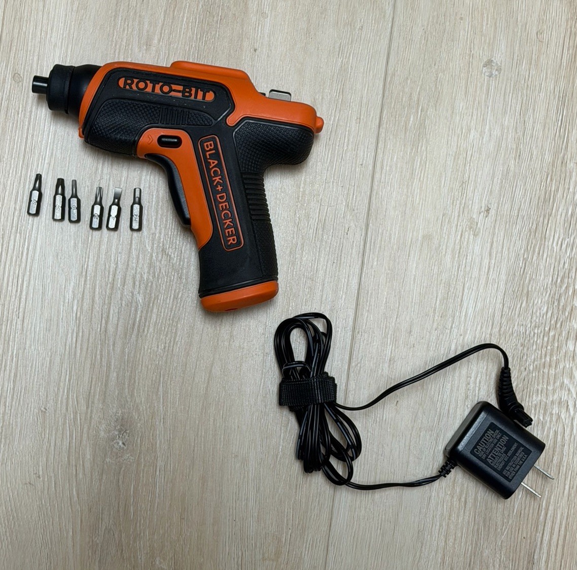 Black+Decker 4V Max Cordless Screwdriver Roto Bit w/ Bit Storage 6 Bits BDCS50C