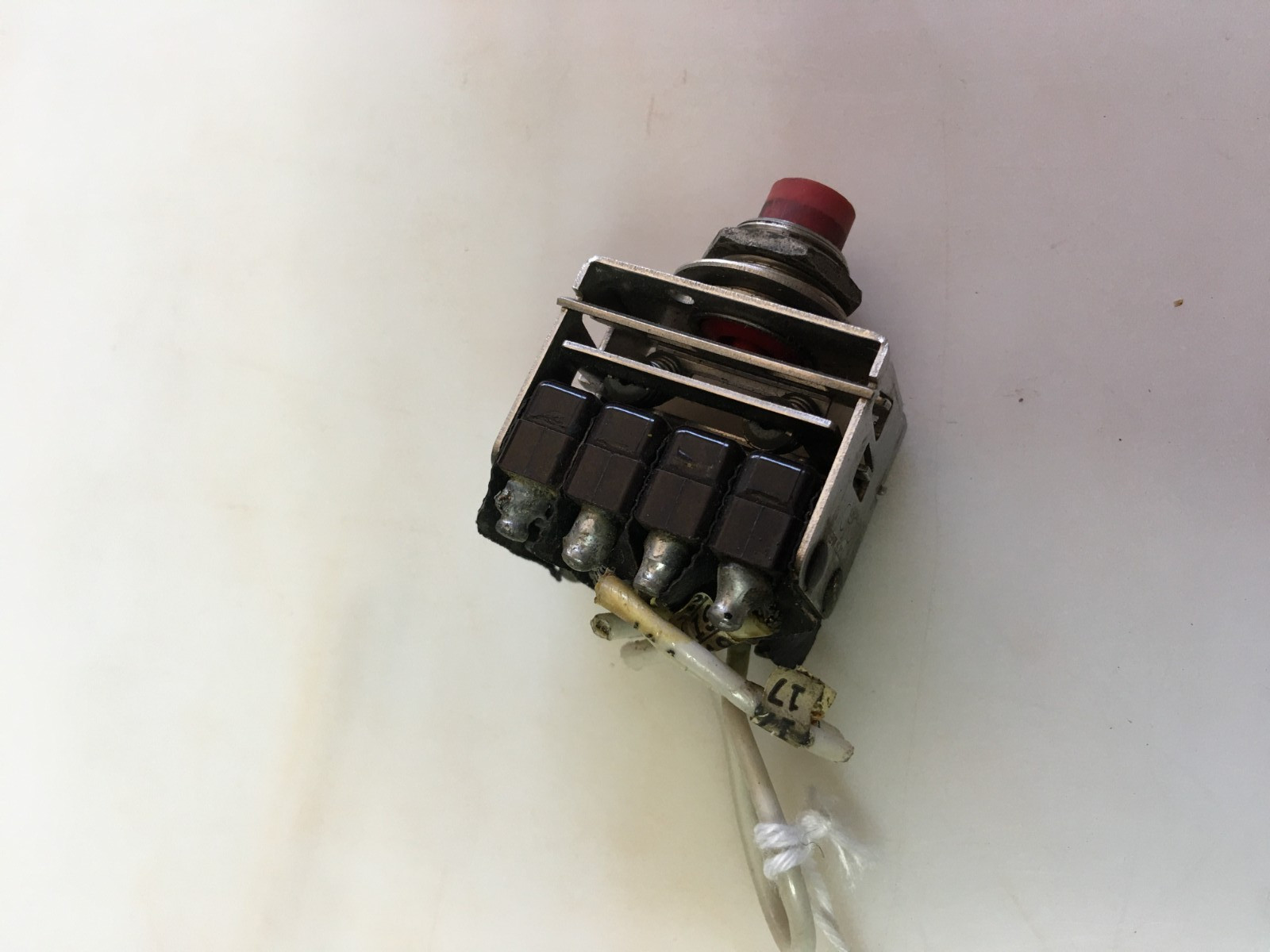 Micro Switch Starter Switch with Guard 4PB12   9910079-1