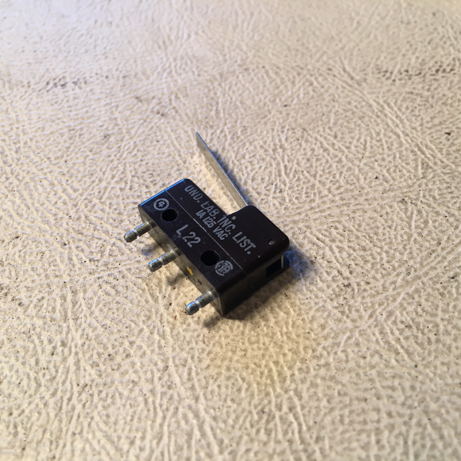Und. Lab Microswitch 311SM43-H58, NOS
