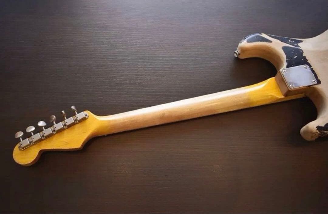 Heavy Relic Stratocasterrosie