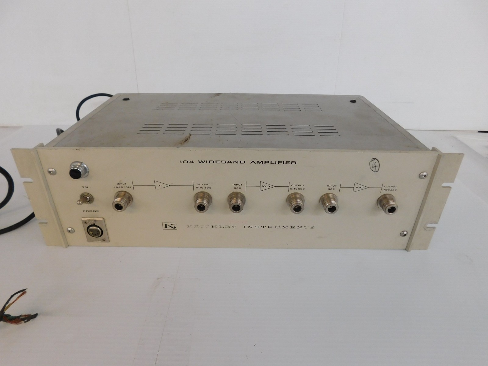 KEITHLEY INSTRUMENTS 104 WIDEBAND AMPLIFIER (MPT30)