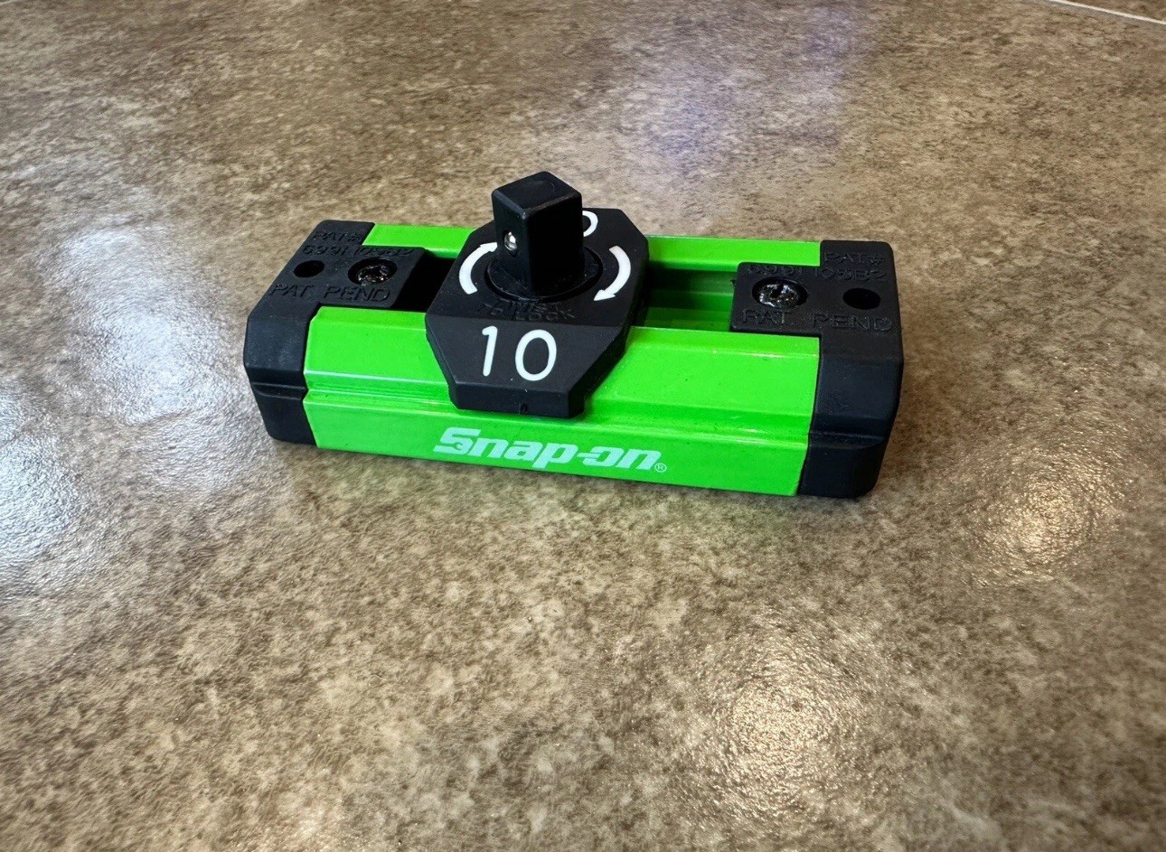 🟢🔴  NEW  RARE ~ Snap-On 10mm LOCK-A-SOCKET DEALER DEMO SALES PROP GREEN 3/8”