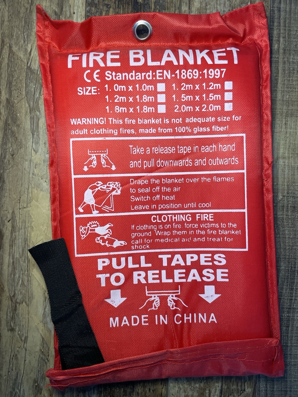 Emergency Fire Blanket Fiberglass Kitchen Home Safety Wall Mount Case New