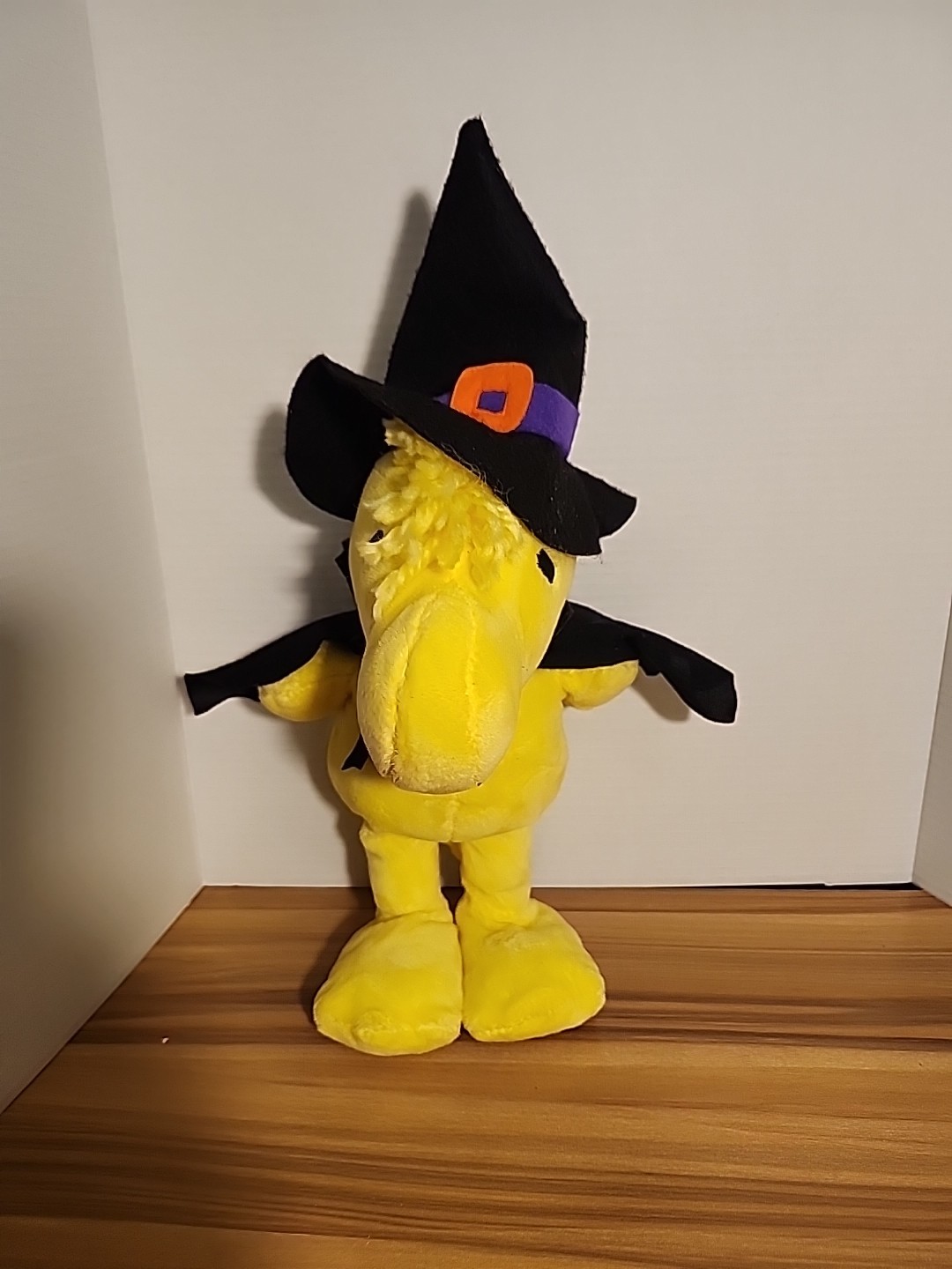 Woodstock Peanuts Witch Halloween Decoration Greeter Cape Hat Plush 16”