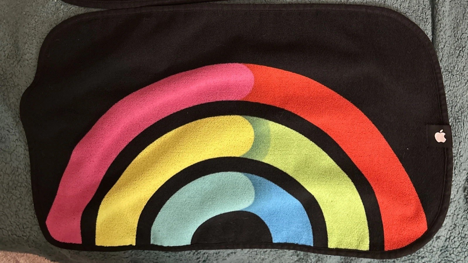 Apple Rainbow Large 100% Microfiber Towel Tech Gift Rare Promo 26”x16”