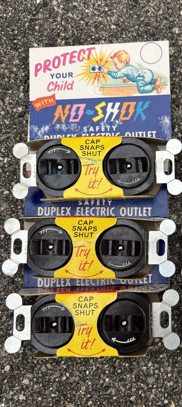 No-Shok Protect Your Child Outlet NIP Lot of 3 in Brown