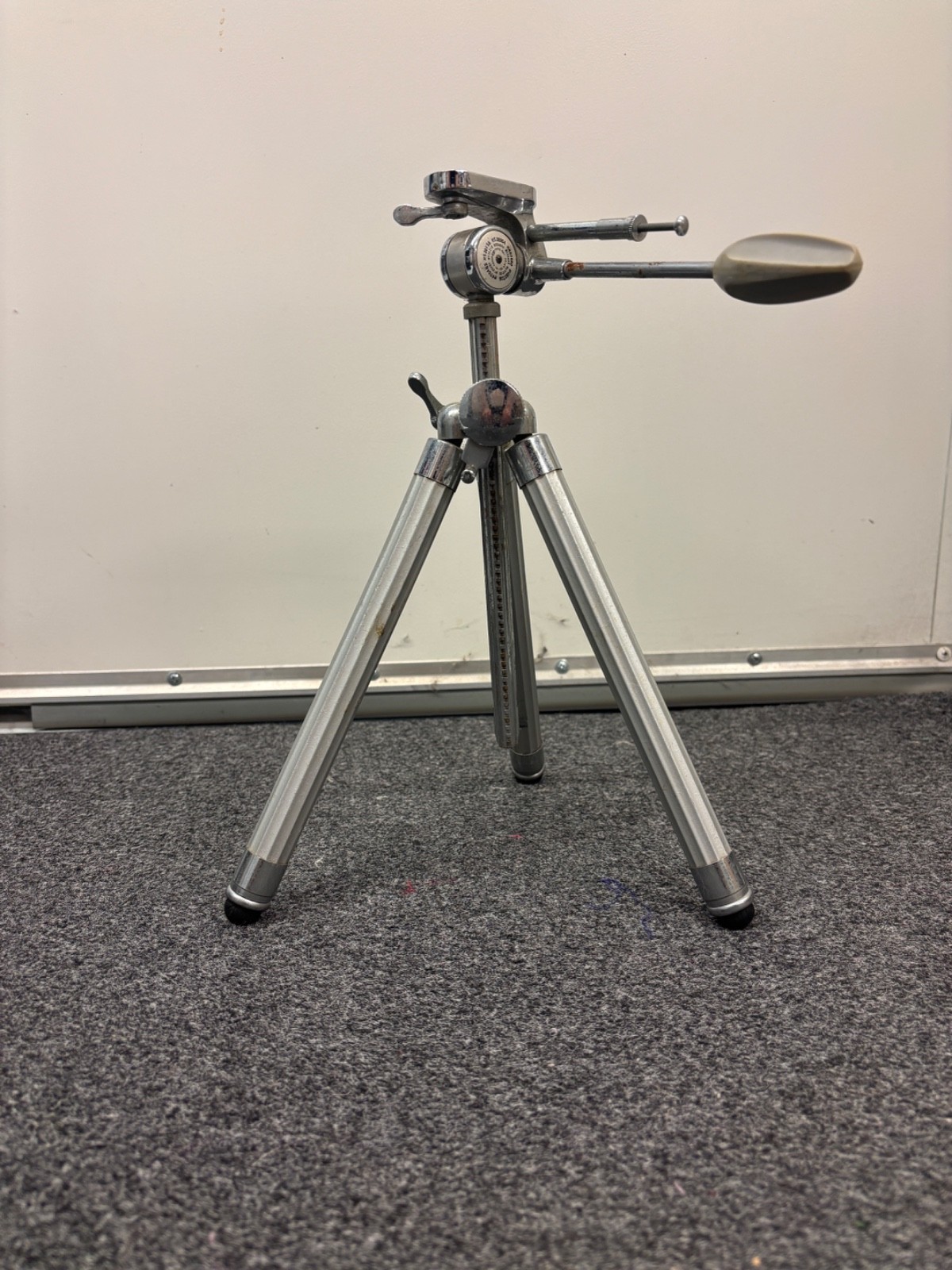 Vintage Vivo Tripod made in Japan telescoping legs. Free shipping