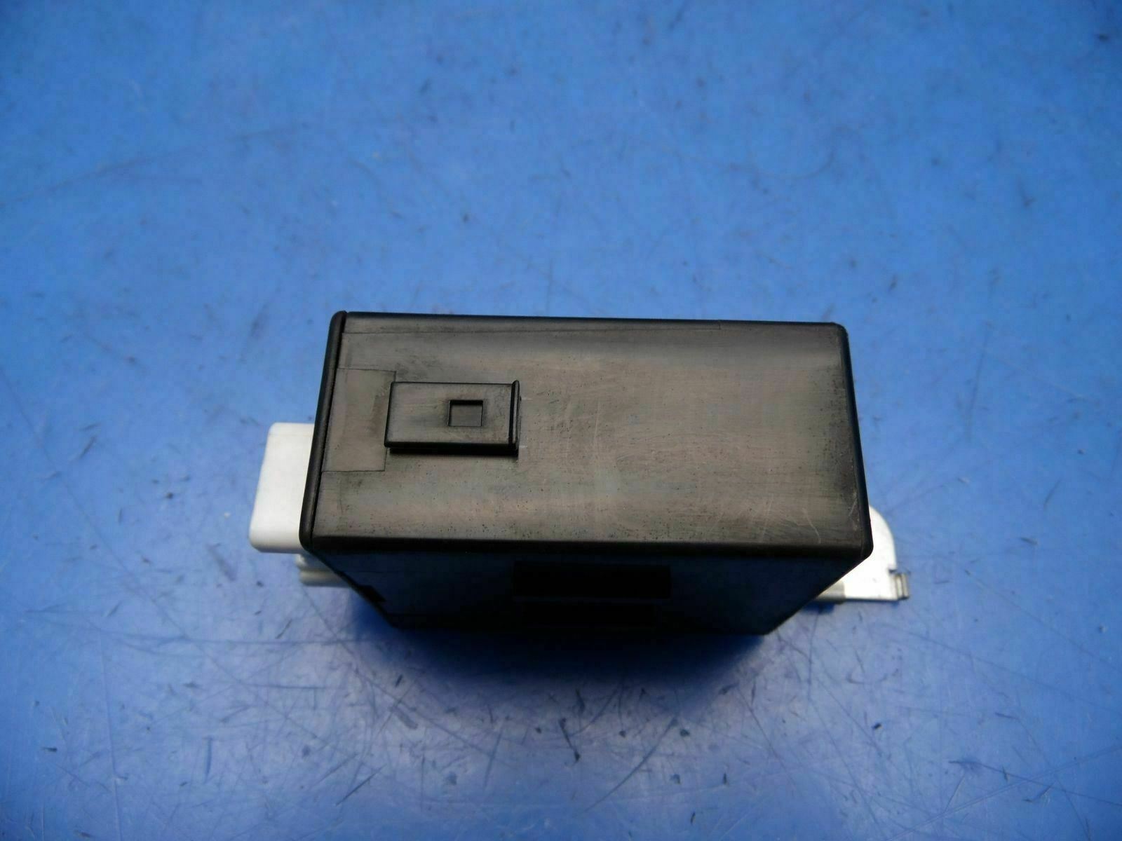 01-04 Toyota Sequoia OEM under dash module computer STOCK factory