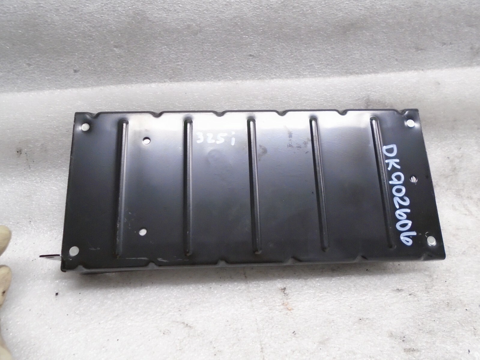 2001-2005 BMW E46 325i Telematic Control Module Unit OEM DK902606