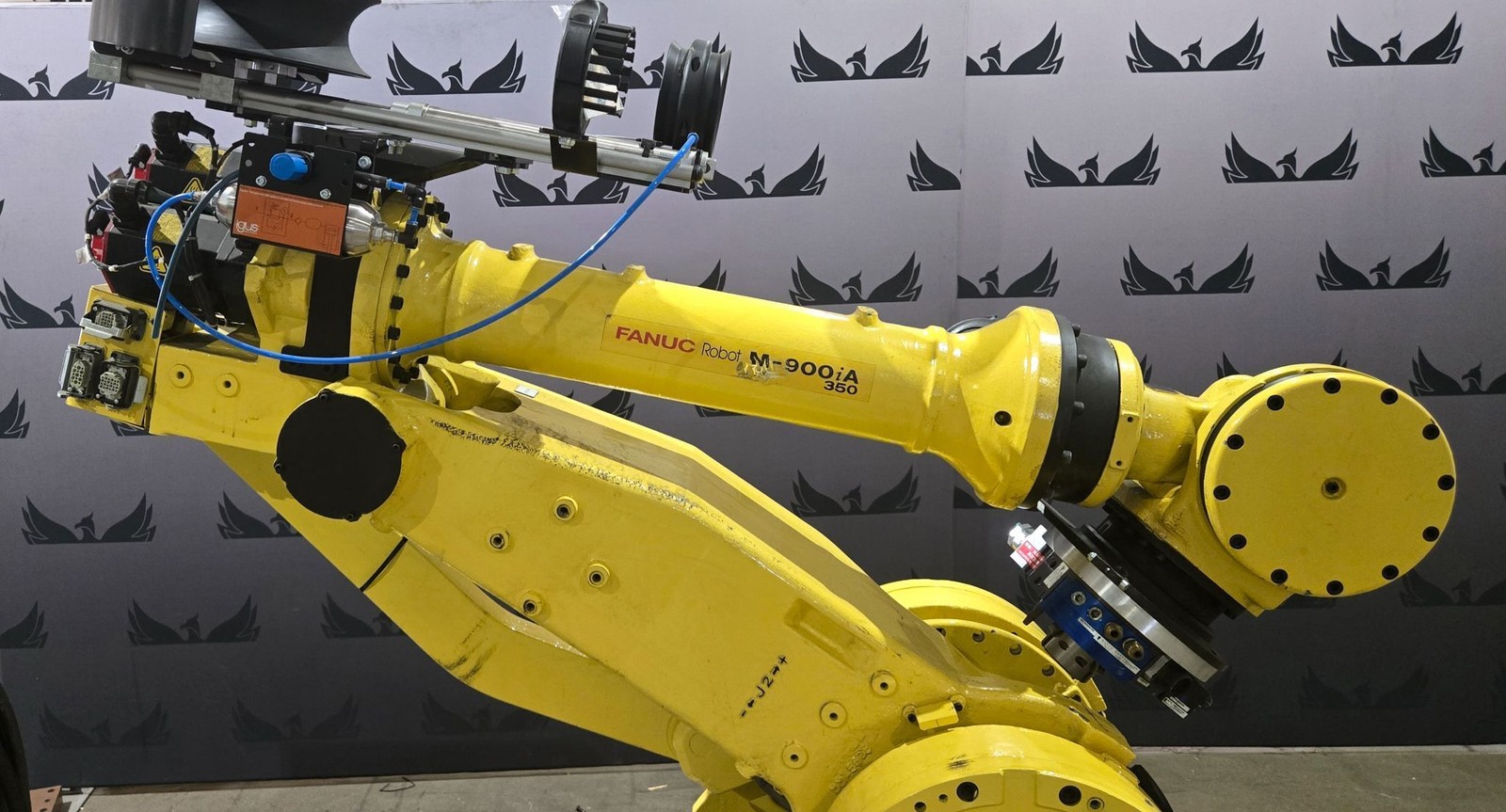 FANUC M900IA/350 Complete with R-J3iC Controller USED