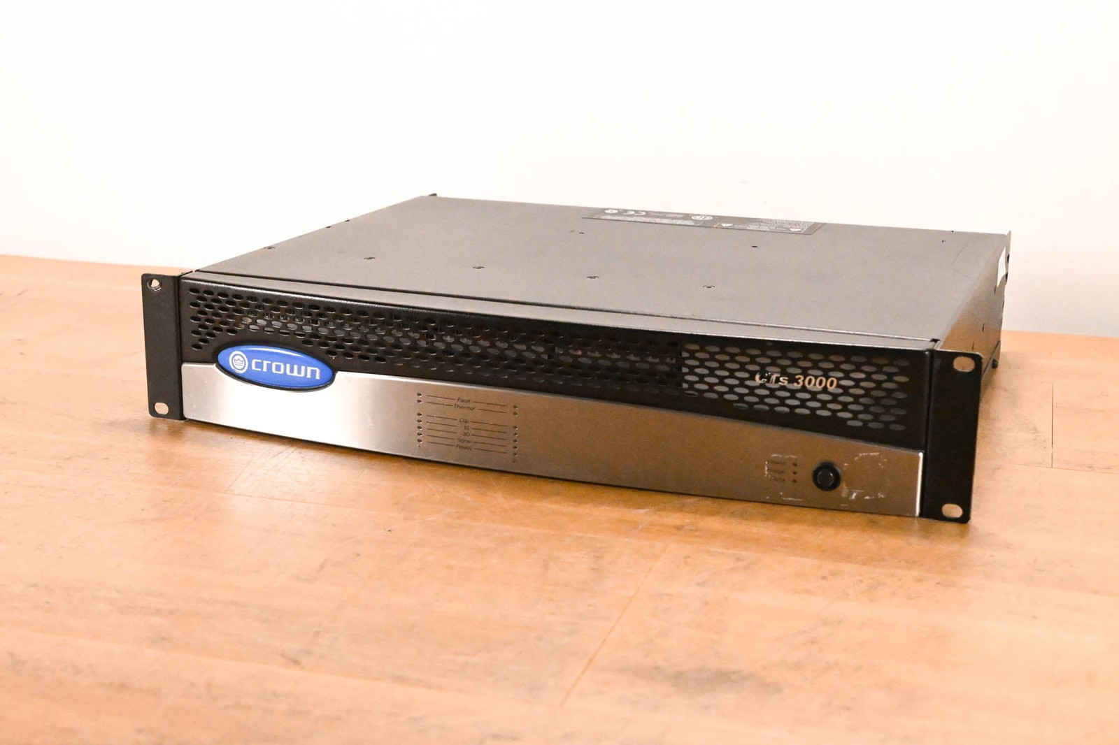Crown CTs 3000 Two-Channel 1500W Power Amplifier CG010T7