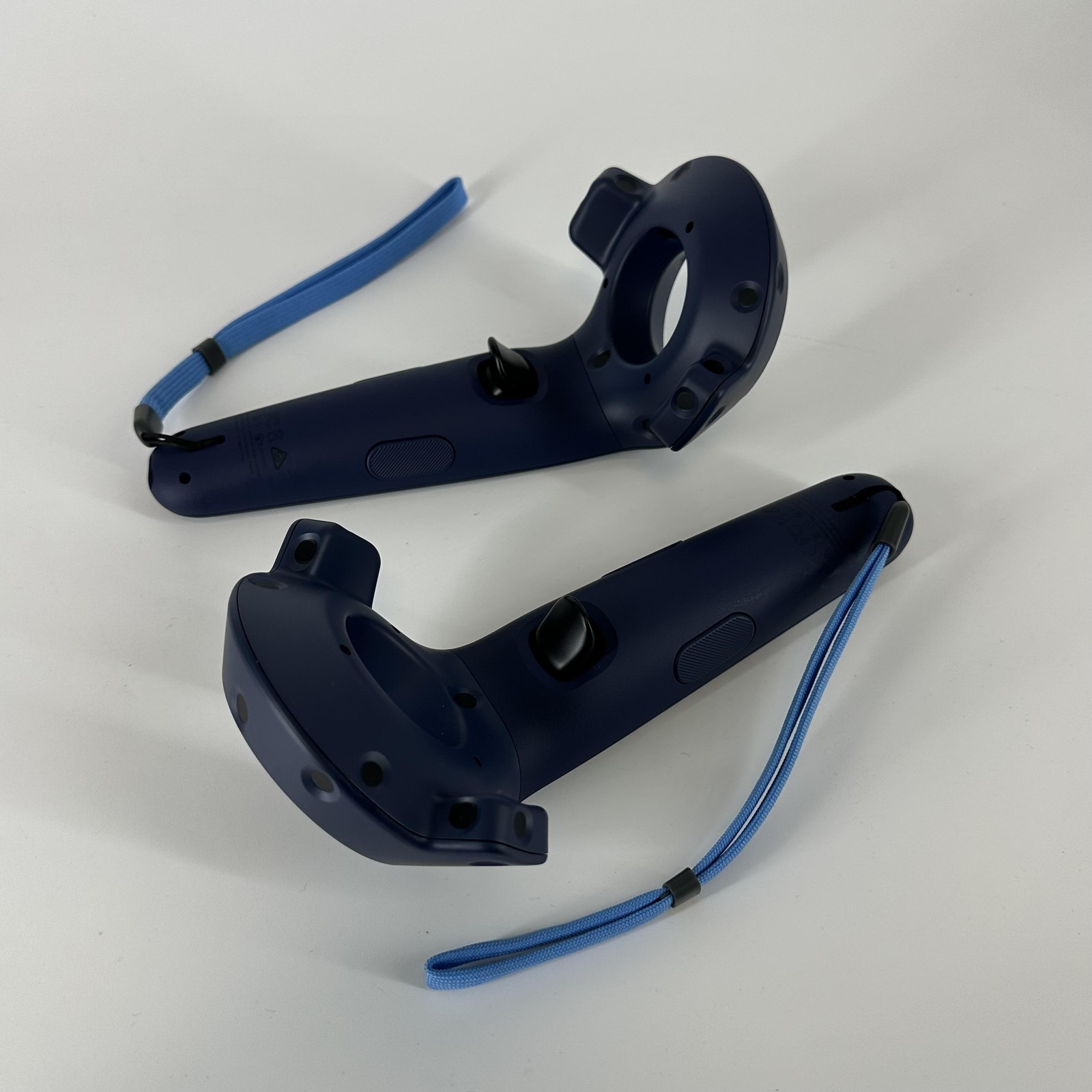 HTC Vive Pro 2 VR Headset w/ Controllers/Link Box/USB Cable- Good w/ LCD Damaged