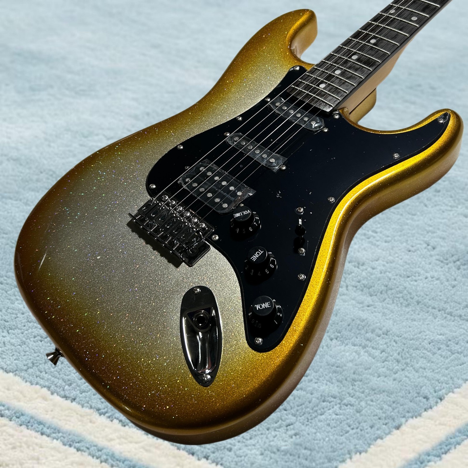 ST Electric Guitar Mahogany Body 22 Frets Rosewood Fretboard