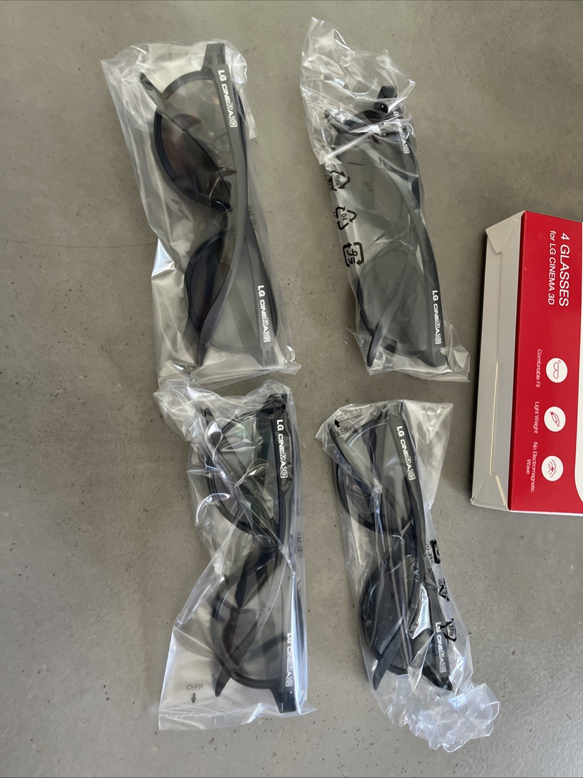NEW LG Cinema 3D Glasses 4 Pair #7500