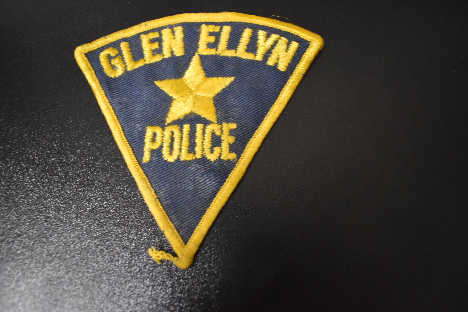 GLEN ELLYN (O/S PIE SHAPE) ILLINOIS POLICE COLLECTIBLE PATCH