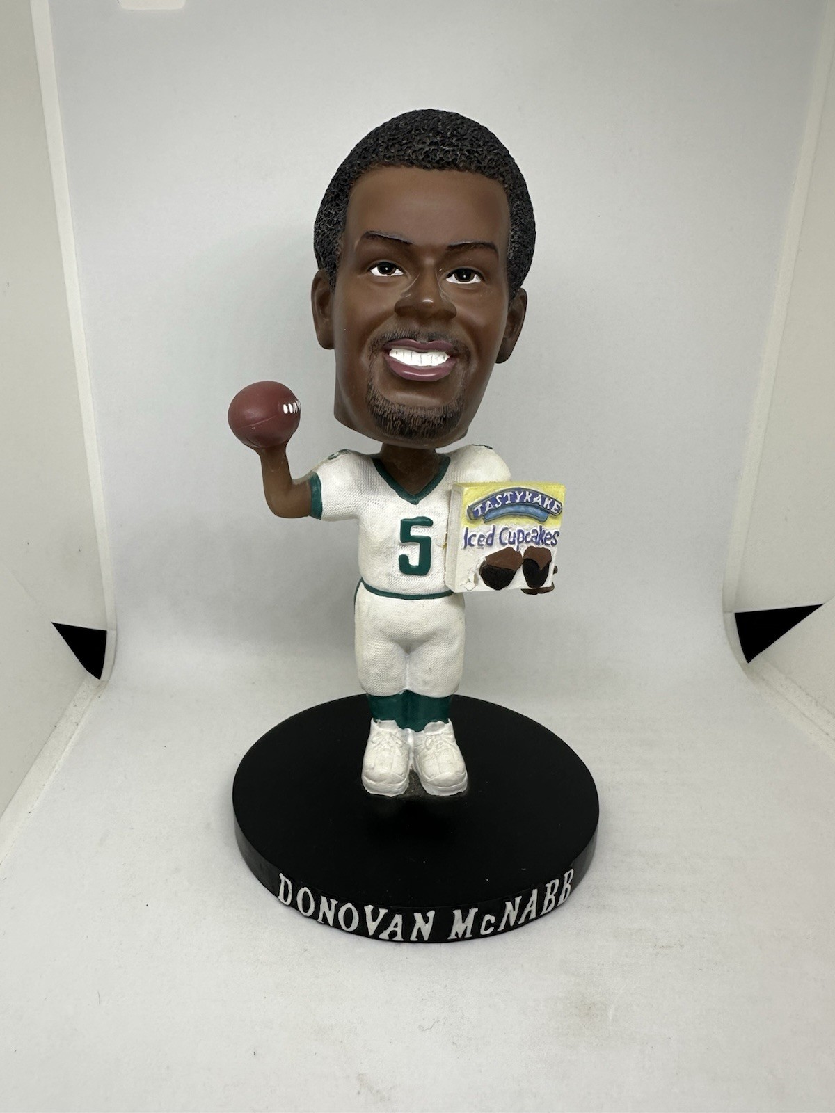 Donovan McNabb Philadelphia Eagles Tastykake Bobblehead 2003 - 7000 Limited LE