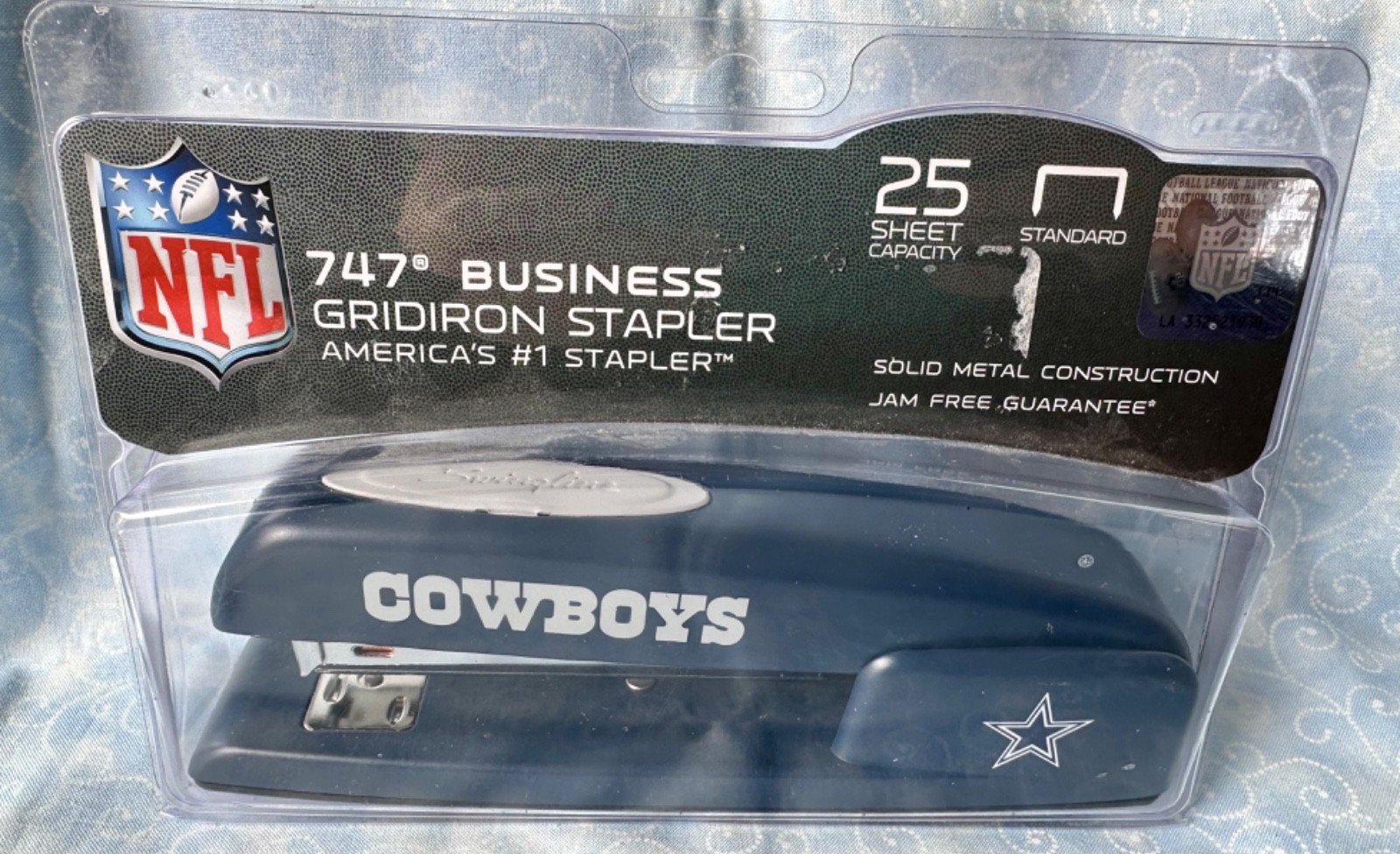 Dallas Cowboys Gridiron Stapler Licensed NFL 747 Business Swingline Metal NEW