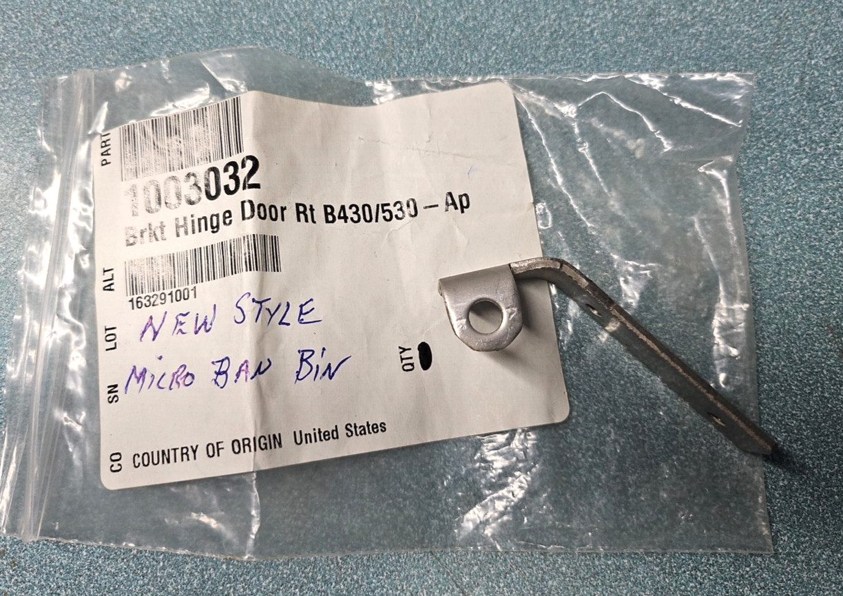 Cornelius  1003032, 163291001   Bracket Hinge Right Door  B430/530-Ap